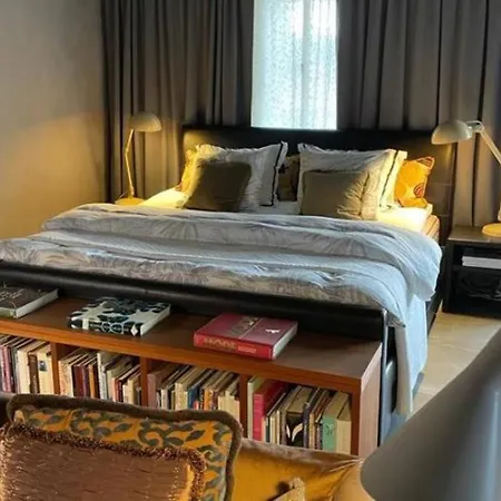 Sol Radiante Attic Studio, Designer-style Studio With Top-tier Amenities *