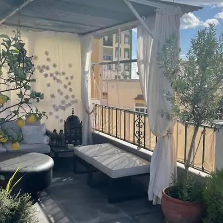 Sol Radiante Attic Studio, Designer-style Studio With Top-tier Amenities Apartment *